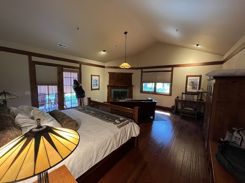 FivePine Lodge and Spa thumbnail 2