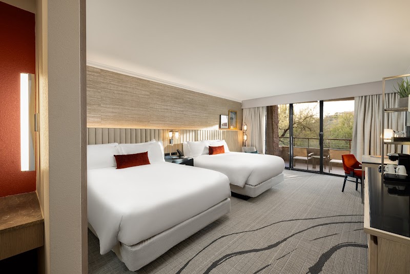 Loews Ventana Canyon Resort thumbnail 2