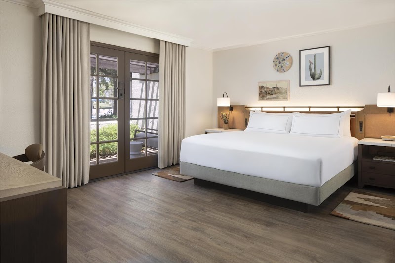 The Scottsdale Resort and Spa, Curio Collection by Hilton thumbnail 2