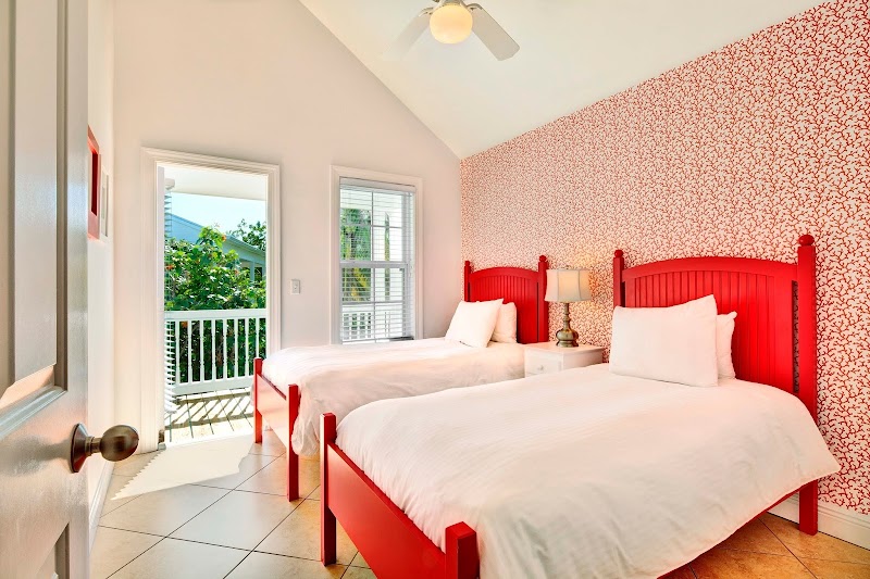 Tranquility Bay Beachfront Resort thumbnail 2