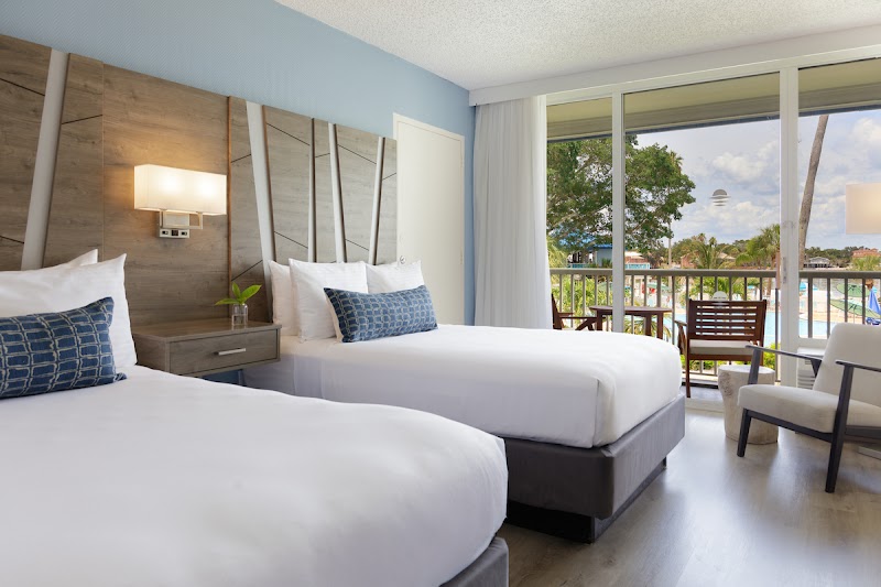 SkyBeach Resort thumbnail 2