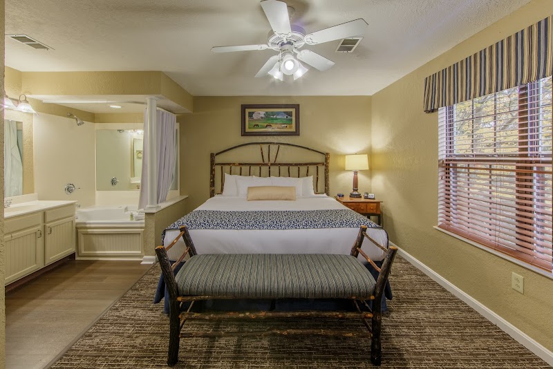 Holiday Inn Club Vacations Oak n' Spruce Resort in the Berkshires, and IHG Hotel thumbnail 2