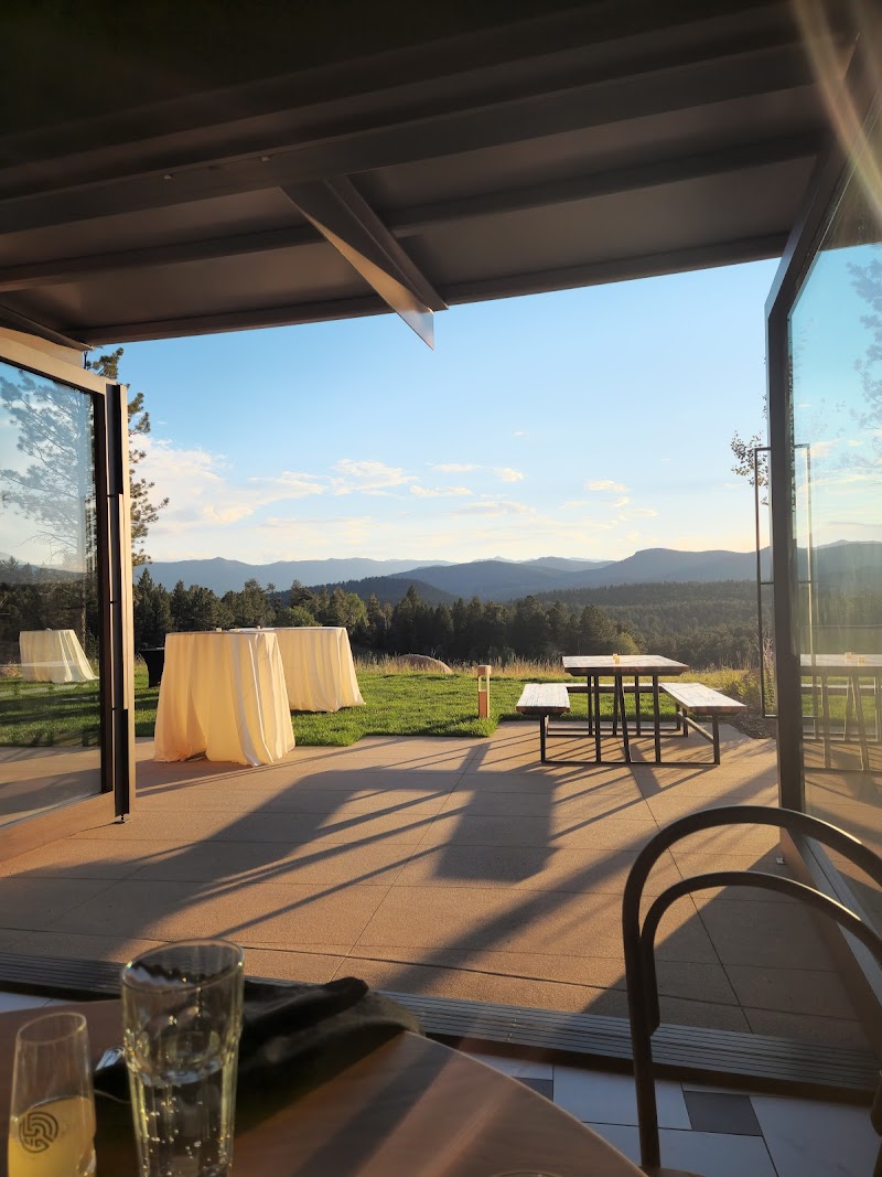 Lone Rock Retreat thumbnail 2