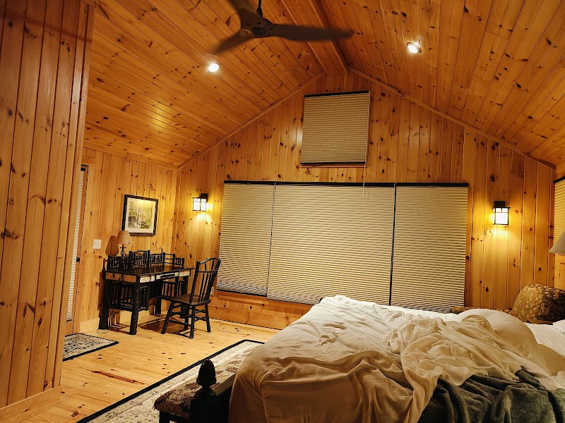 Migis Lodge at Sebago Lake thumbnail 2