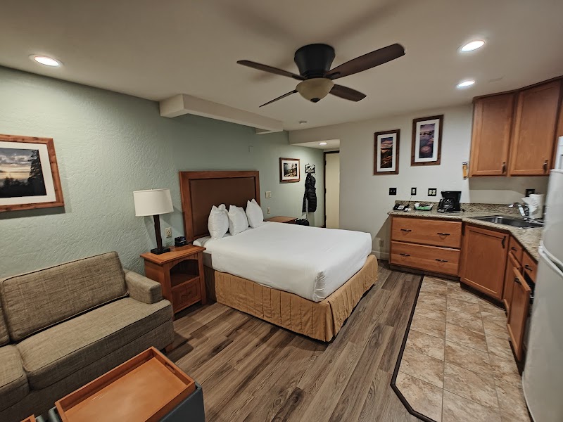 Tahoe Beach & Ski Club thumbnail 2