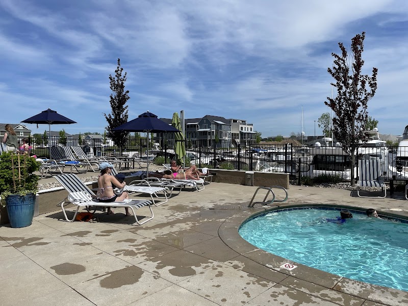 The Inn At Harbor Shores thumbnail 3