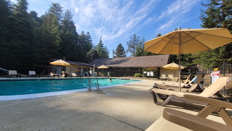 Big Sur Lodge thumbnail 3