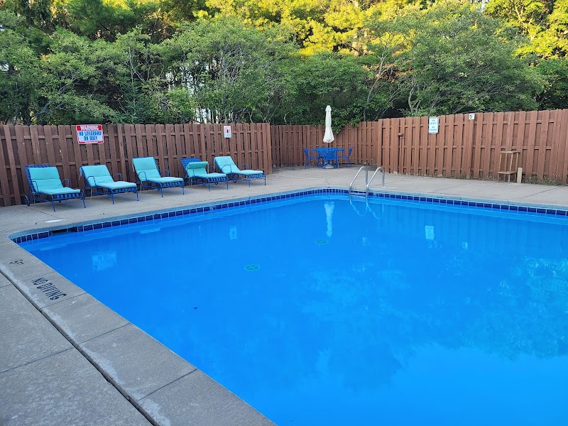 Drummond Island Resort thumbnail 3