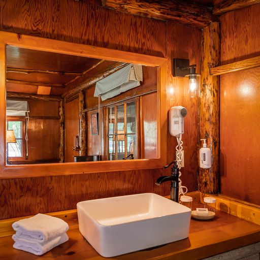 Orchard Canyon on Oak Creek thumbnail 3