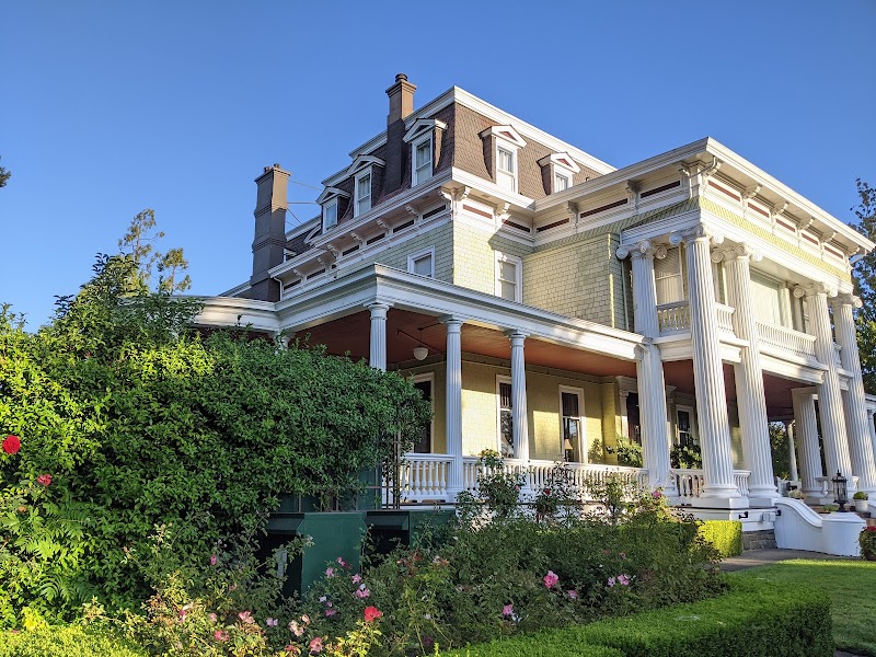 Churchill Manor thumbnail 3