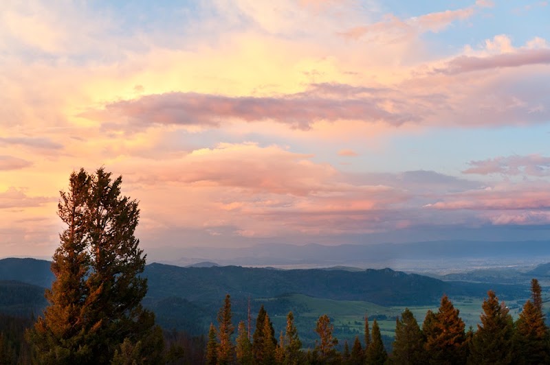 Feathered Pipe Ranch thumbnail 3